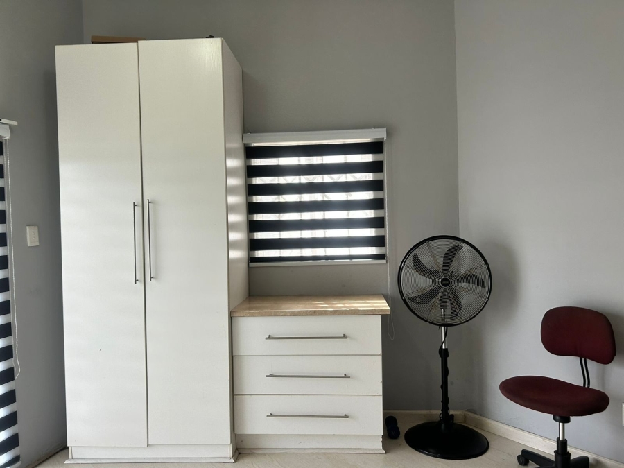 5 Bedroom Property for Sale in Nahoon Valley Park Eastern Cape